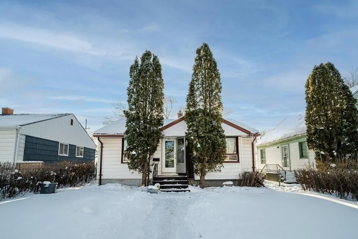 2 Bedroom Home In A Prime Location Winnipeg