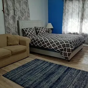 Guest house Close To Center, Winnipeg